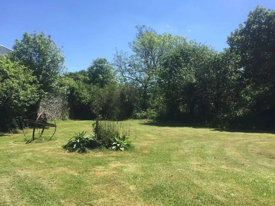 Brittany France 2 Beds Free Wi-Fi - Parking & Garden Villa Calanhel Holiday home
