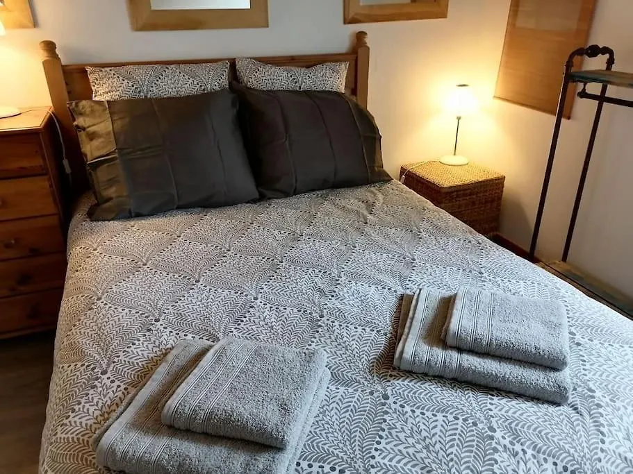 Brittany France 2 Beds Free Wi-Fi - Parking & Garden Villa Calanhel 0*,  France